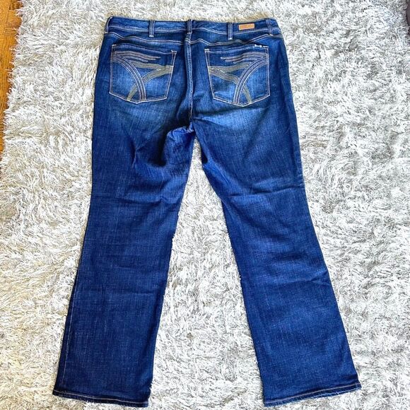 Seven7 Women's Plus Size 22 Dark Wash Denim Boot cut Mid Rise Jean - Picture 4 of 12